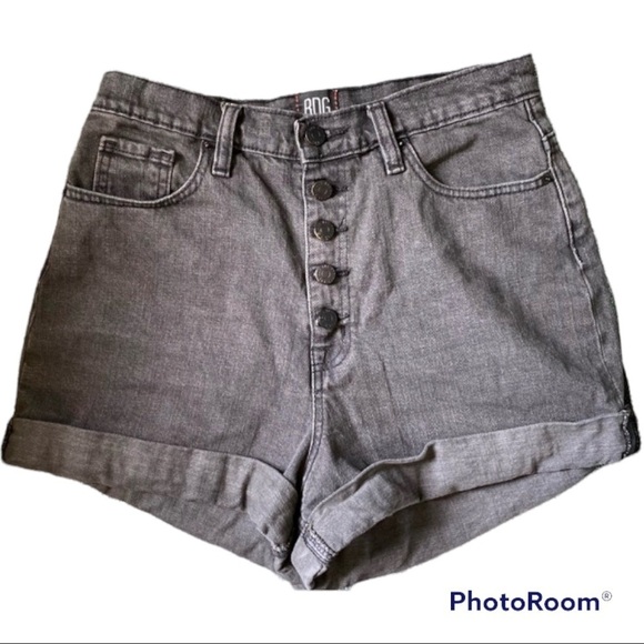 Urban Outfitters BDG mom high rise black button up shorts size 29/8 - Picture 1 of 5